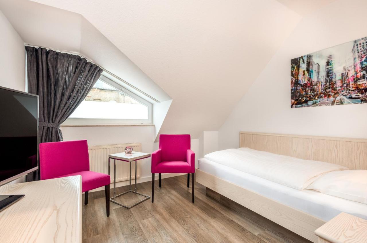 Hotel Zur Krone Meerbusch Dış mekan fotoğraf