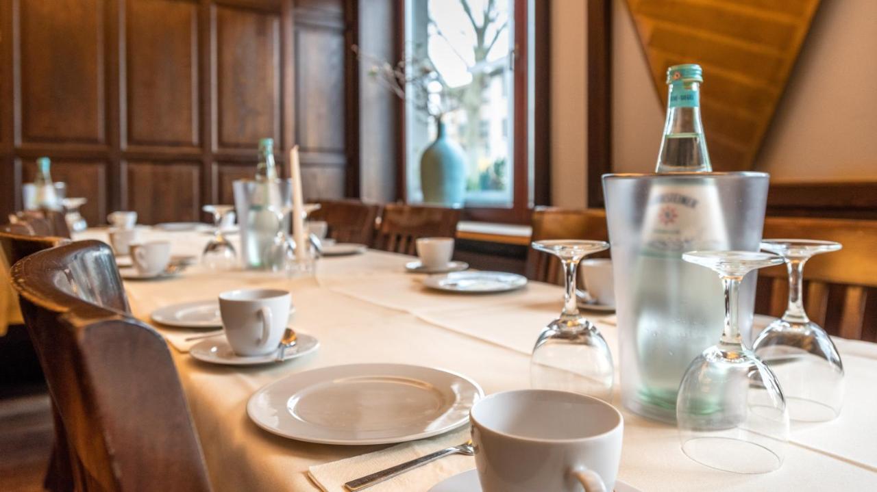 Hotel Zur Krone Meerbusch Dış mekan fotoğraf